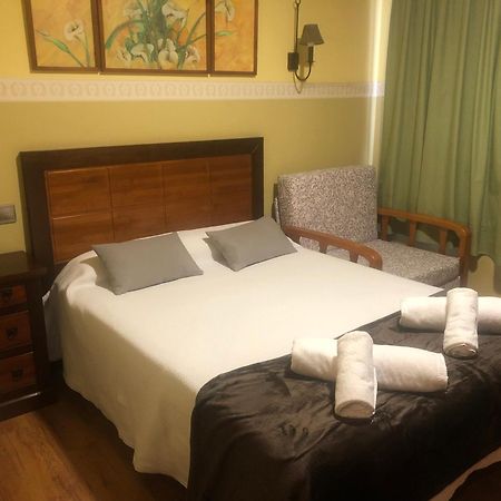 Hotel Restaurante La Carasca Orlé 외부 사진