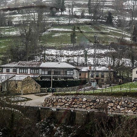 Hotel Restaurante La Carasca Orlé 외부 사진