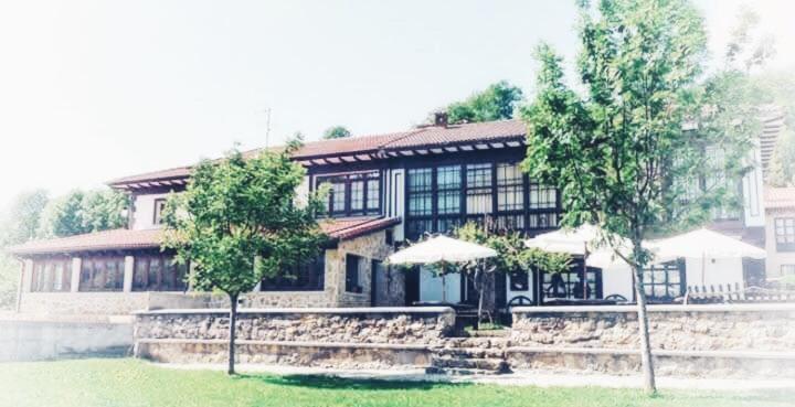 Hotel Restaurante La Carasca Orlé 외부 사진