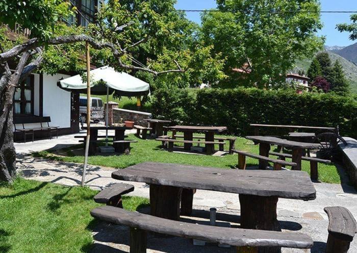 Hotel Restaurante La Carasca Orlé 외부 사진
