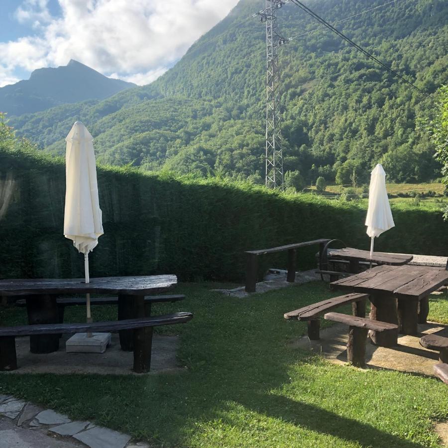 Hotel Restaurante La Carasca Orlé 외부 사진