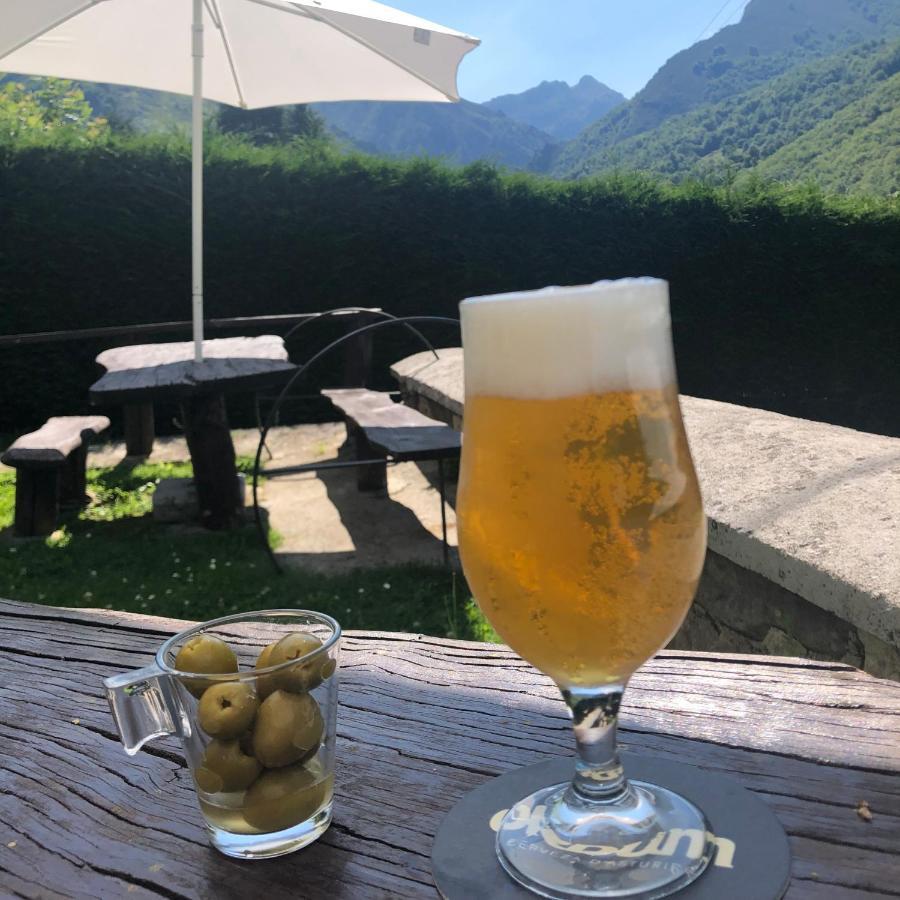 Hotel Restaurante La Carasca Orlé 외부 사진