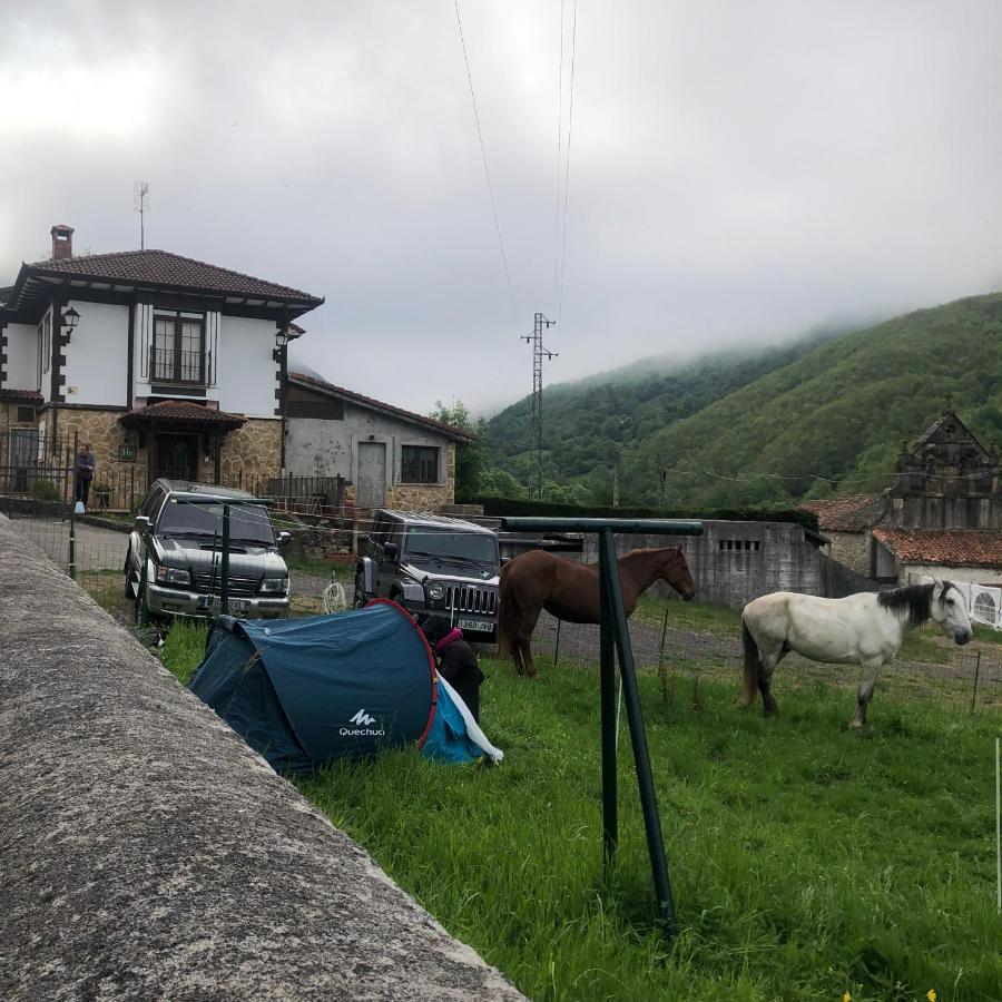 Hotel Restaurante La Carasca Orlé 외부 사진