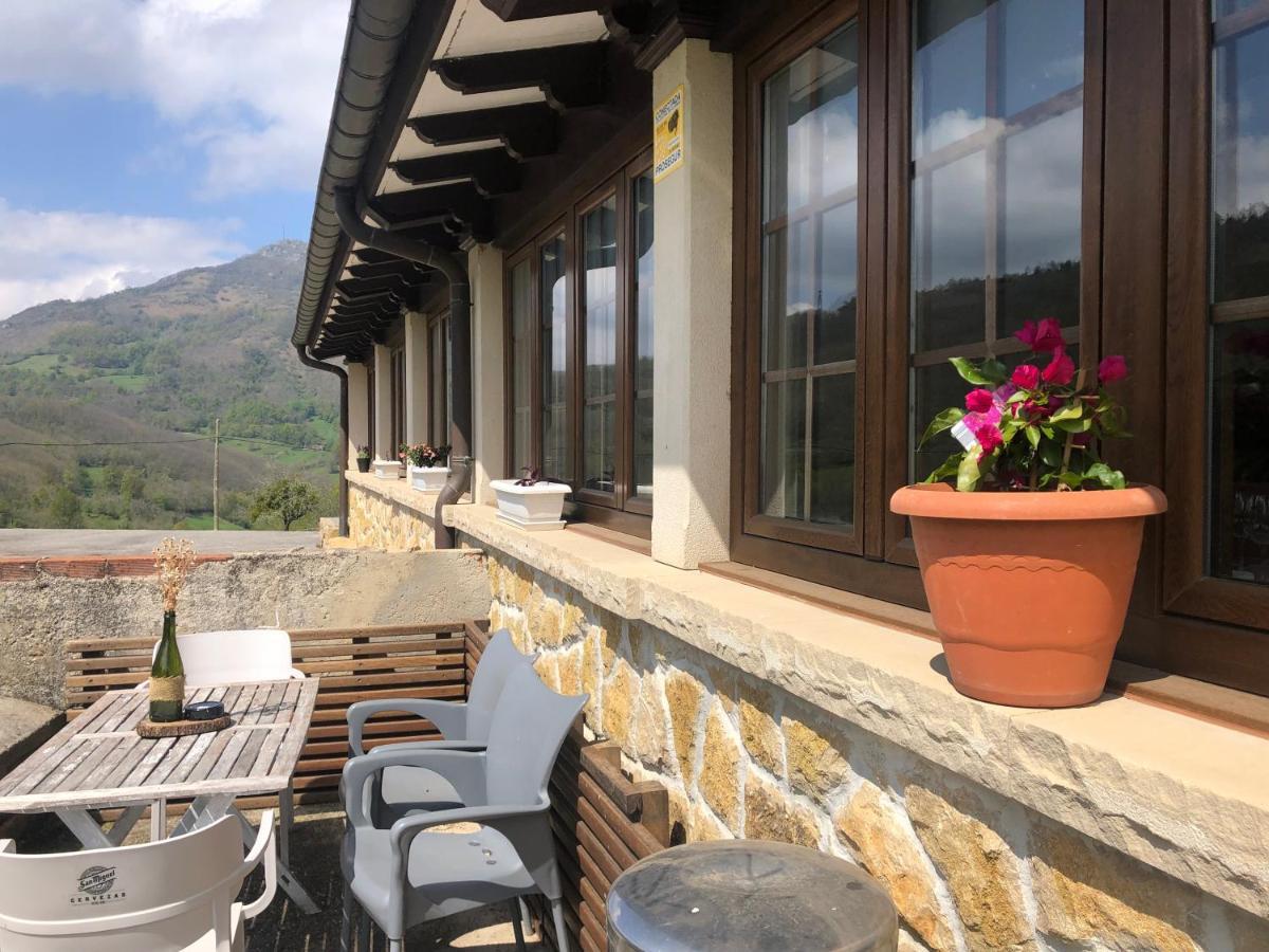 Hotel Restaurante La Carasca Orlé 외부 사진