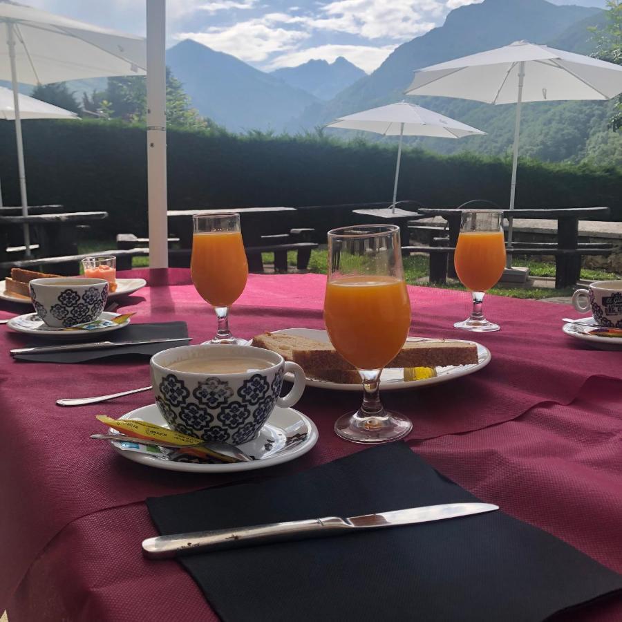 Hotel Restaurante La Carasca Orlé 외부 사진
