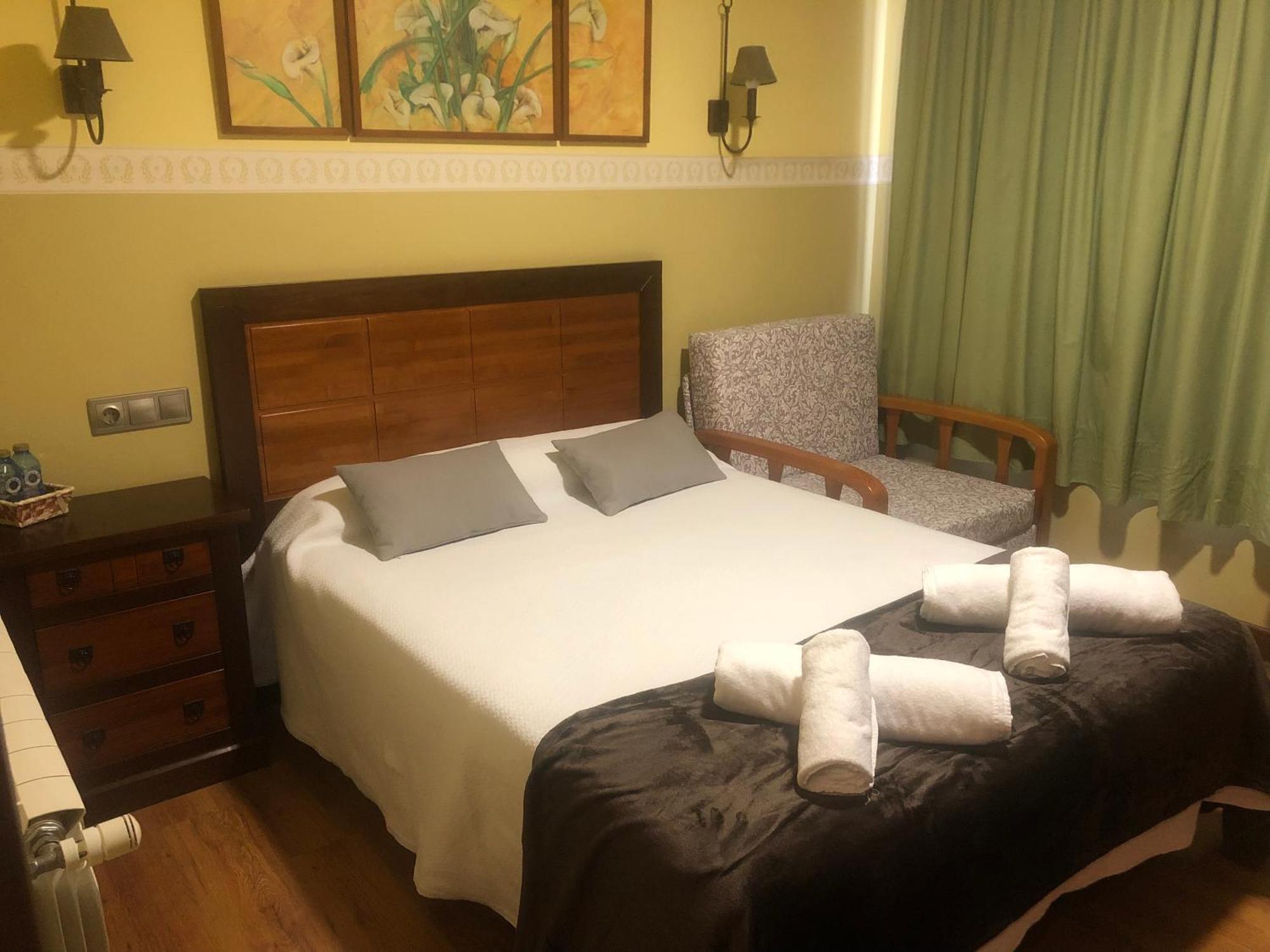 Hotel Restaurante La Carasca Orlé 외부 사진