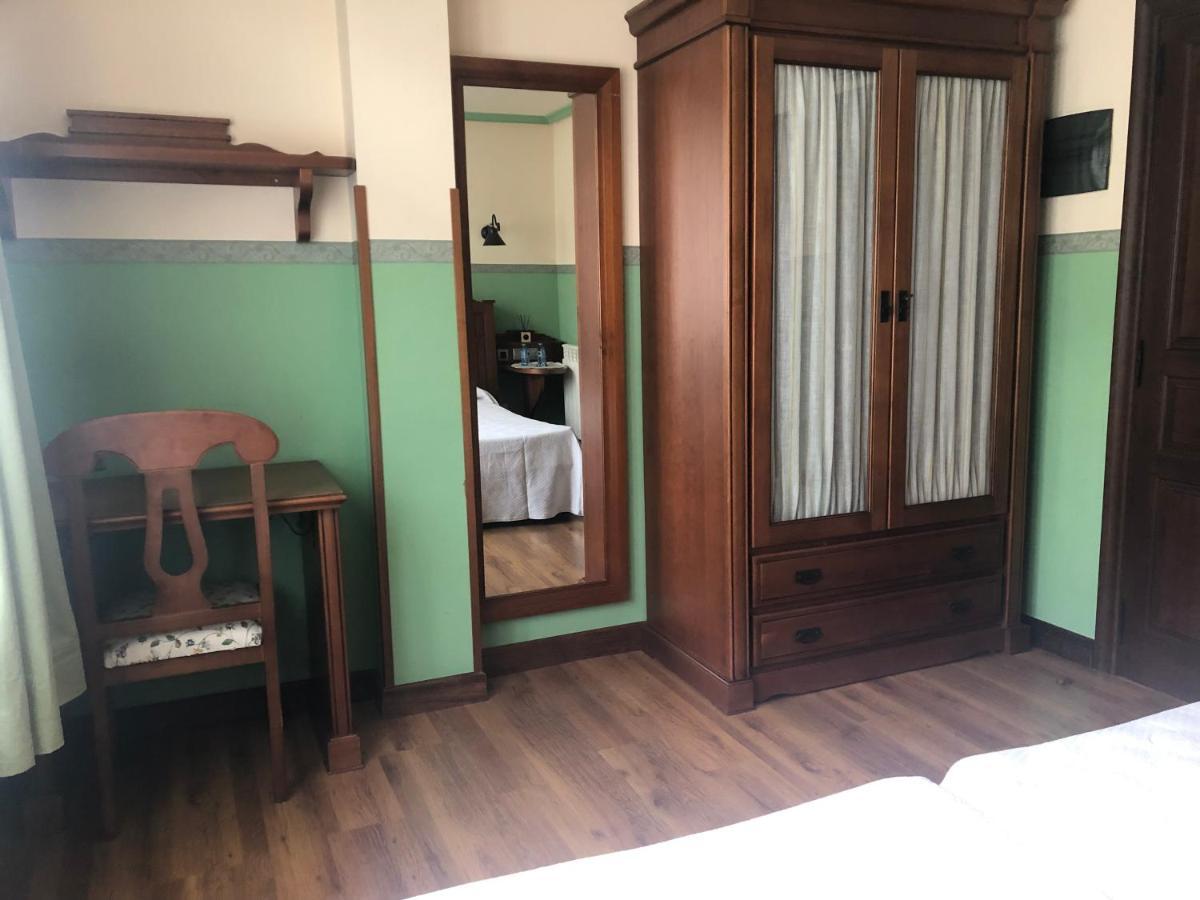 Hotel Restaurante La Carasca Orlé 외부 사진