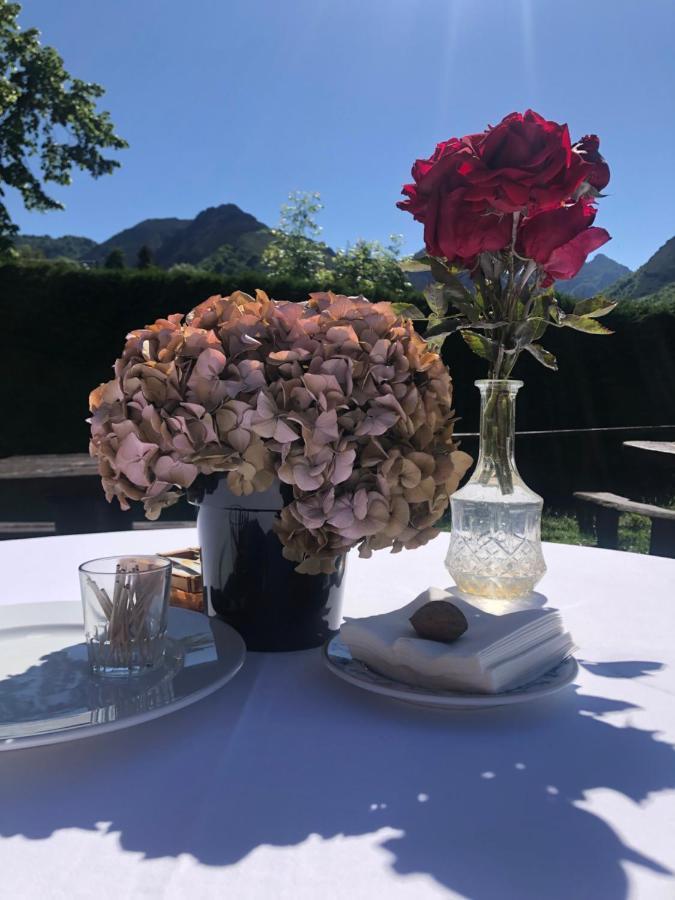 Hotel Restaurante La Carasca Orlé 외부 사진