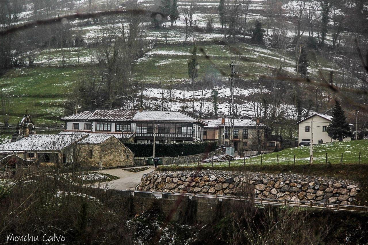 Hotel Restaurante La Carasca Orlé 외부 사진