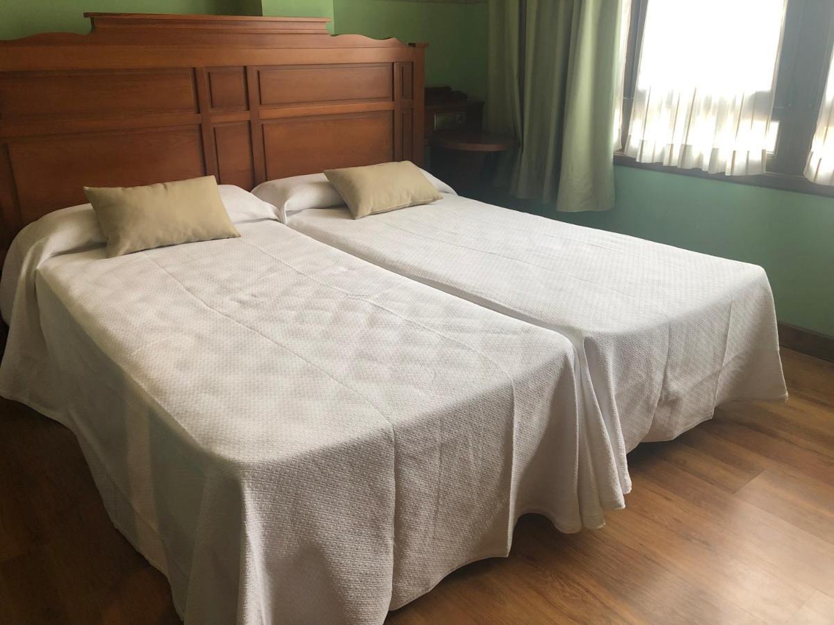 Hotel Restaurante La Carasca Orlé 외부 사진